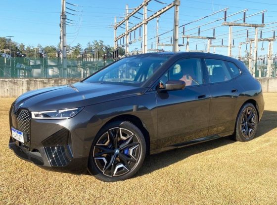 BMW iX